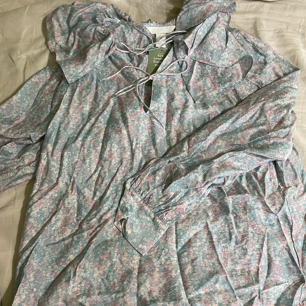 Beautiful collared tie blouse